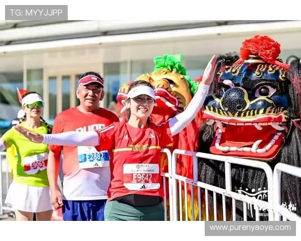 城市马拉松精彩回顾北京街舞队展现力量与激情的完美结合