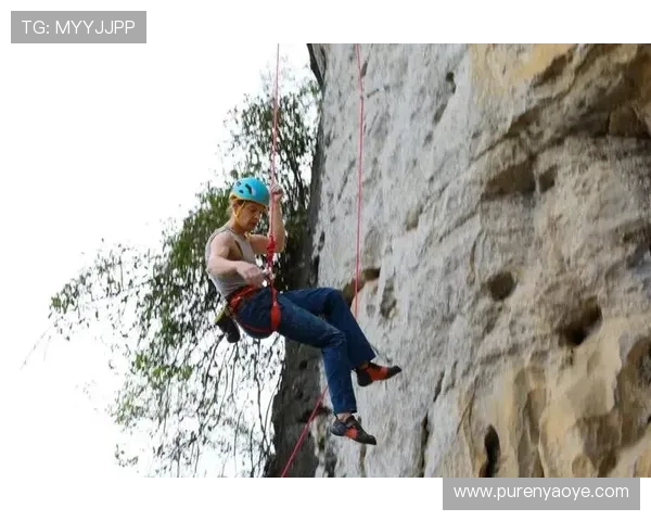 攀岩深度探索杭州攀岩队的战术与训练揭秘